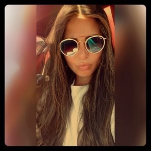 Meet your Posher, Hindy